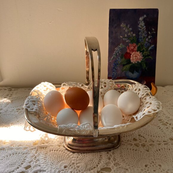 Vintage Silver Plate Pedestal Handled Basket with Tatted Doily - S&S Stamped - Picture 6 of 10